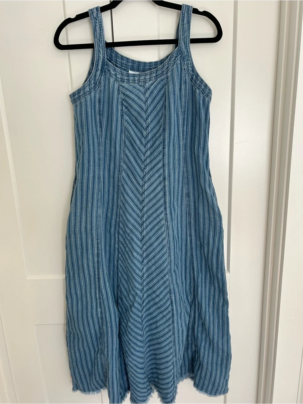 Chicos Striped Gauze Denim Sleeveless Blue Midi Dress, Size 4-6 - Picture 8 of 8